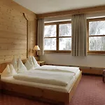 Heart Grischuna Hotel 4*