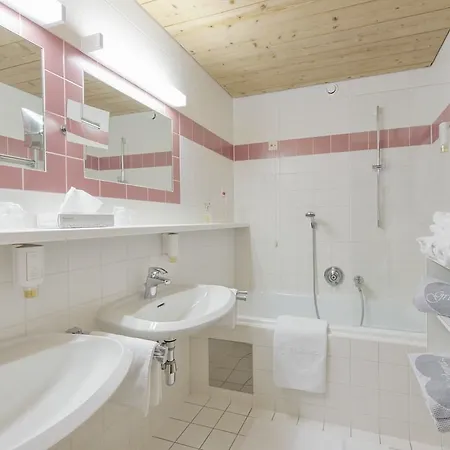 Heart Grischuna Hotel 4*