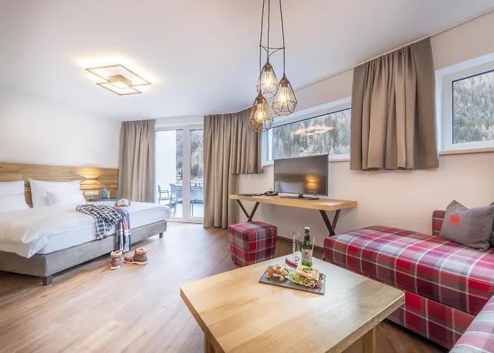 מלון Heart Grischuna 4*