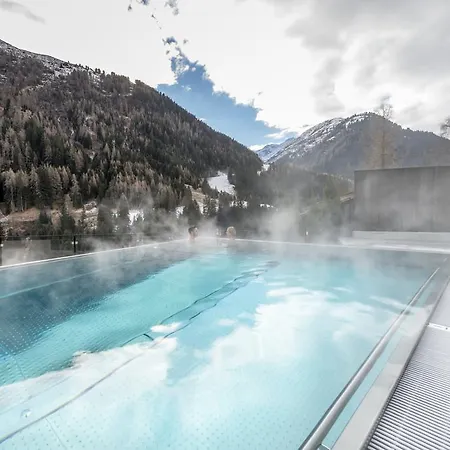 Heart Grischuna מלון