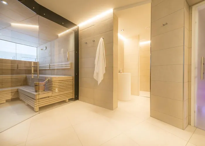 Hotell Heart Grischuna 4*